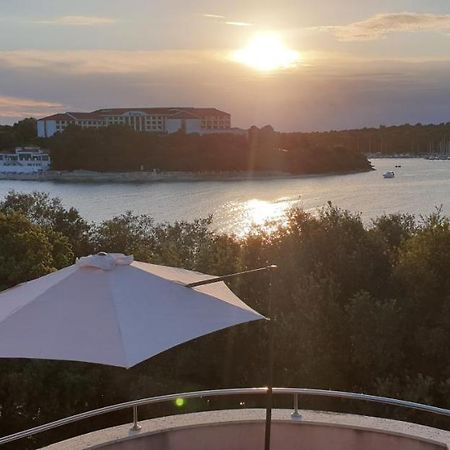 Apartments Seafront Villa พูลา ภายนอก รูปภาพ