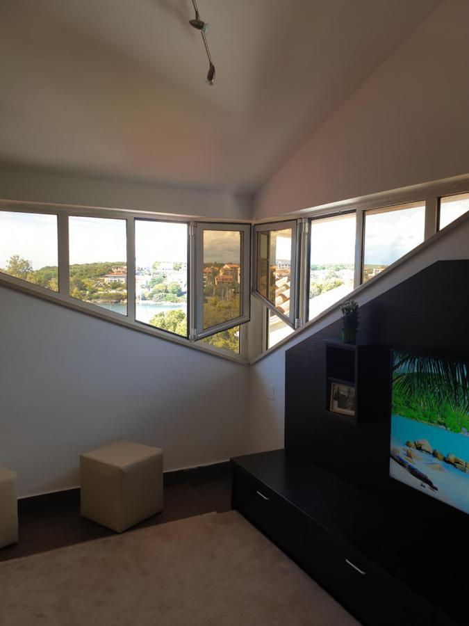 Apartments Seafront Villa พูลา ภายนอก รูปภาพ
