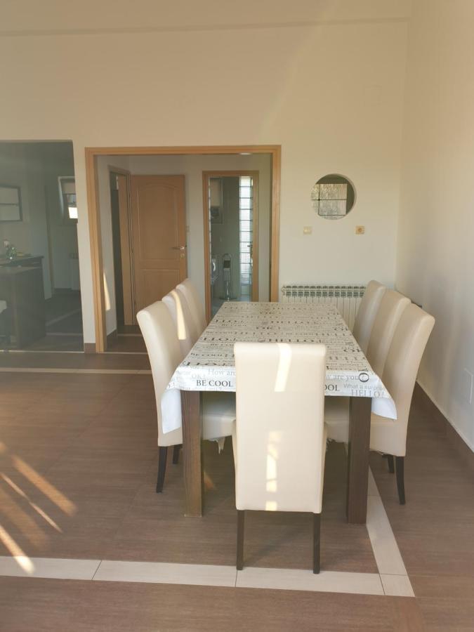 Apartments Seafront Villa พูลา ภายนอก รูปภาพ