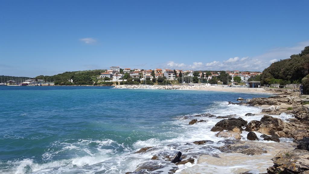 Apartments Seafront Villa พูลา ภายนอก รูปภาพ
